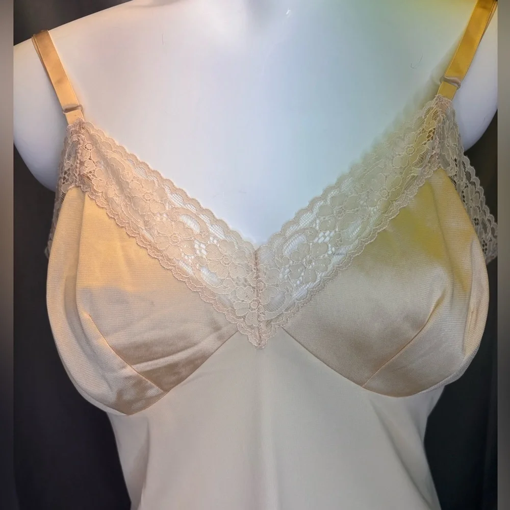Vanity Fair Vintage Full Slip Size 36 L Nylon Lace Dress Slip Made in USA